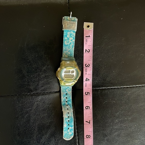 90 Baby G Shock blue watch needs battery?